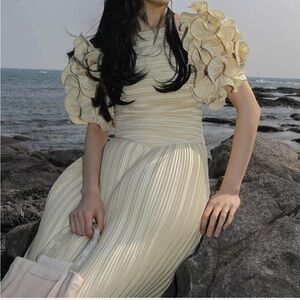 Elegant Cream Pleated Dress
